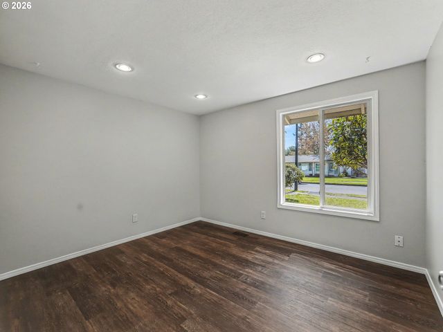 815 Ne 25TH St, Gresham, OR 97030