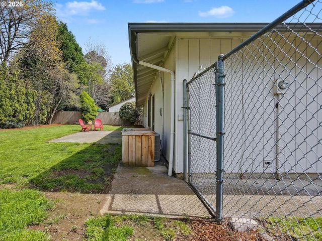 815 Ne 25TH St, Gresham, OR 97030