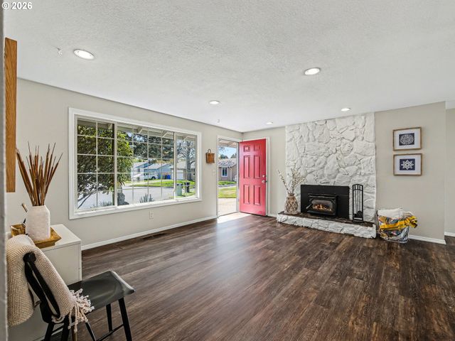 815 Ne 25TH St, Gresham, OR 97030