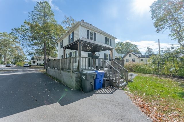 92 High St, Milford, MA 01757