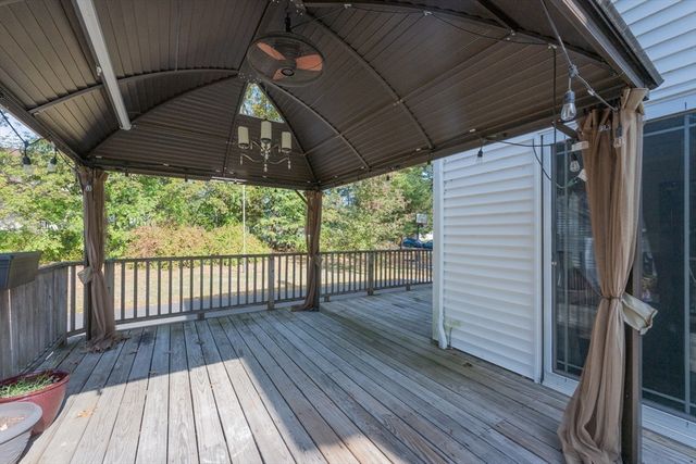 92 High St, Milford, MA 01757
