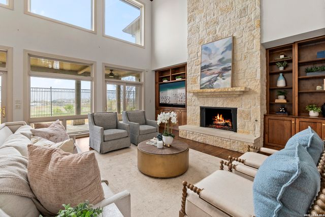 7 Oxford Hall, San Antonio, TX 78209