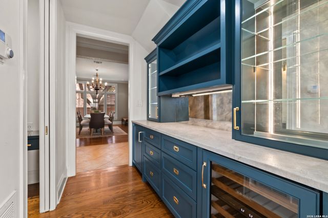 7 Oxford Hall, San Antonio, TX 78209