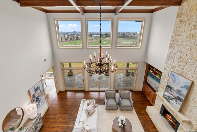 7 Oxford Hall, San Antonio, TX 78209