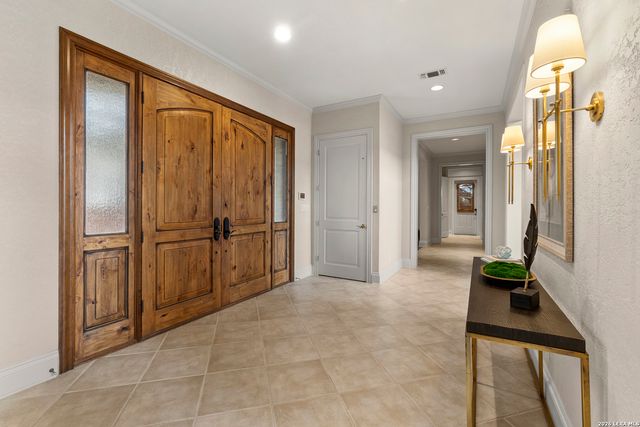 7 Oxford Hall, San Antonio, TX 78209