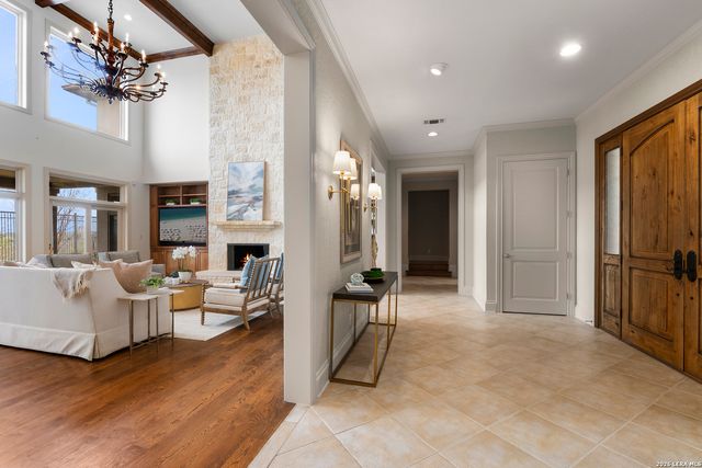 7 Oxford Hall, San Antonio, TX 78209