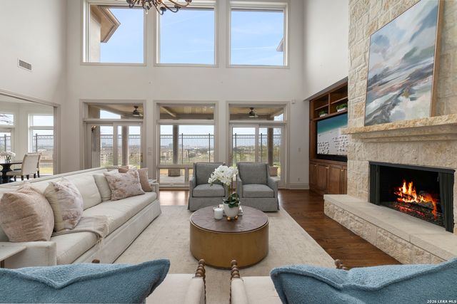 7 Oxford Hall, San Antonio, TX 78209