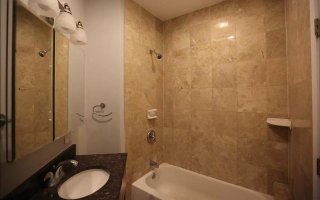 2339 N ALBANY Avenue 1, Chicago, IL 60647