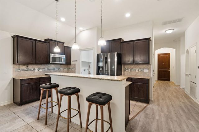 2705 Kingsland WAY, Austin, TX 78725