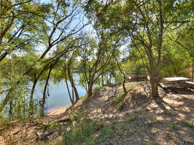 2705 Kingsland WAY, Austin, TX 78725