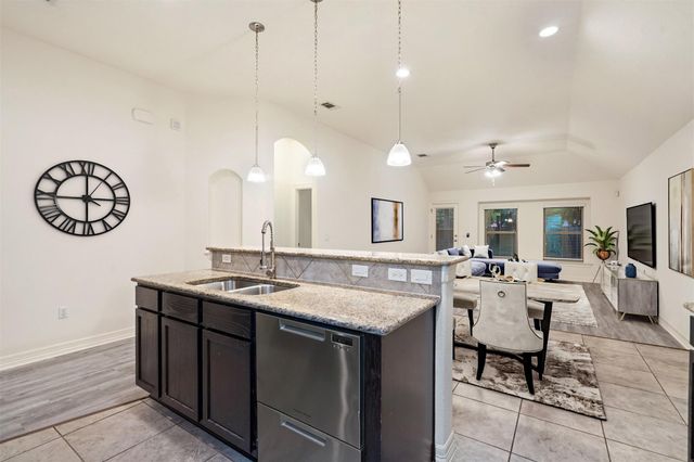 2705 Kingsland WAY, Austin, TX 78725