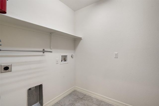 2705 Kingsland WAY, Austin, TX 78725