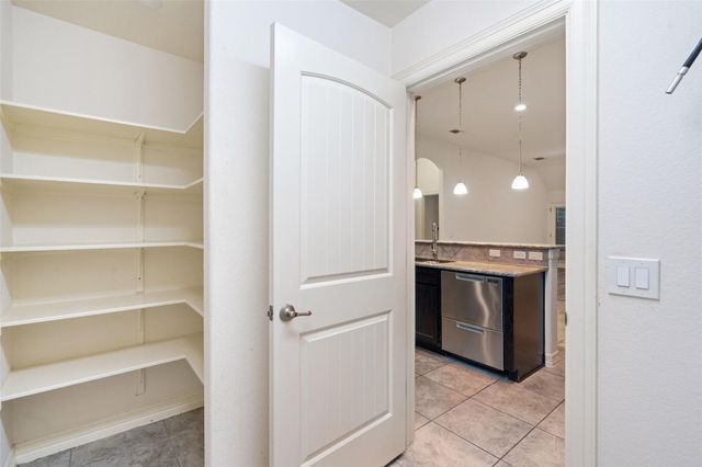 2705 Kingsland WAY, Austin, TX 78725