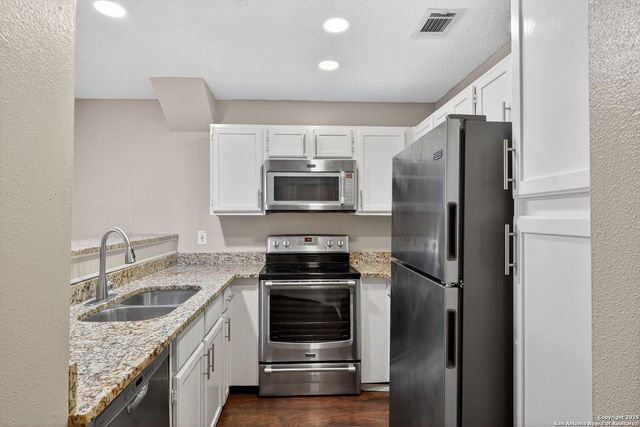 4107 Medical Dr Apt 2204, San Antonio, TX 78229