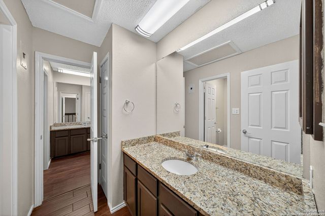 4107 Medical Dr Apt 2204, San Antonio, TX 78229