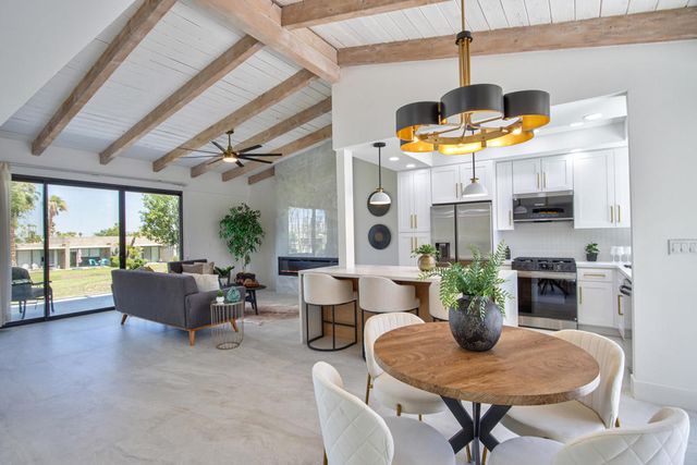 842 N Calle De Pinos, Palm Springs, CA 92262