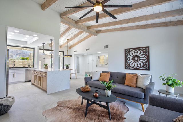 842 N Calle De Pinos, Palm Springs, CA 92262