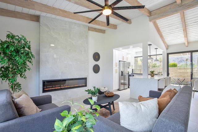 842 N Calle De Pinos, Palm Springs, CA 92262