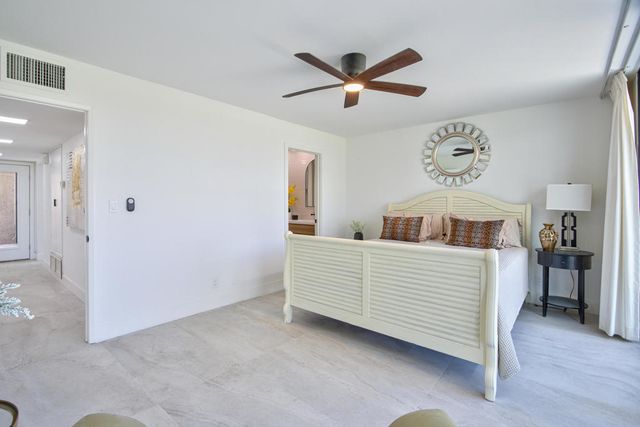 842 N Calle De Pinos, Palm Springs, CA 92262