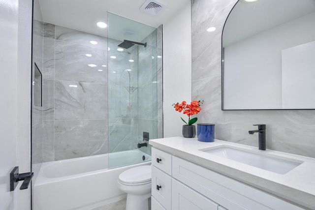 842 N Calle De Pinos, Palm Springs, CA 92262