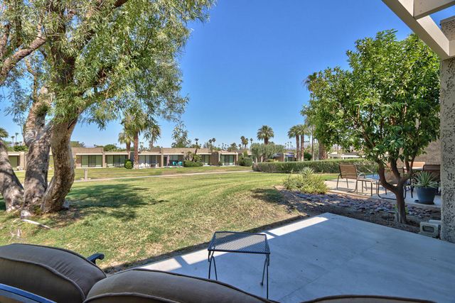 842 N Calle De Pinos, Palm Springs, CA 92262