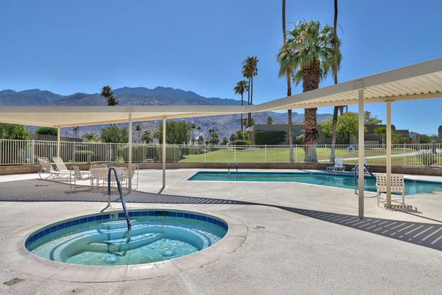 842 N Calle De Pinos, Palm Springs, CA 92262