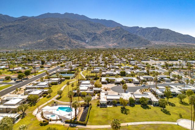 842 N Calle De Pinos, Palm Springs, CA 92262