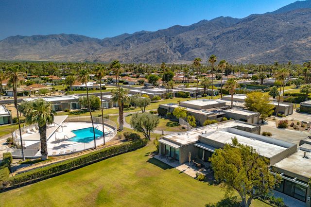 842 N Calle De Pinos, Palm Springs, CA 92262