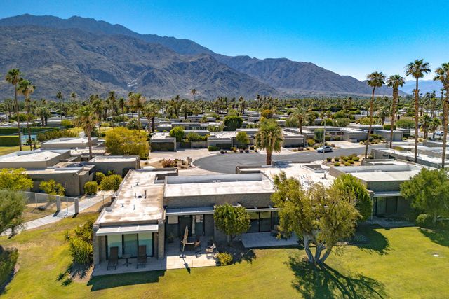 842 N Calle De Pinos, Palm Springs, CA 92262