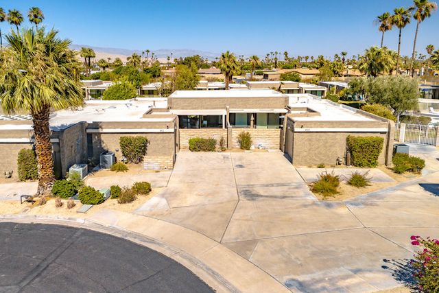 842 N Calle De Pinos, Palm Springs, CA 92262