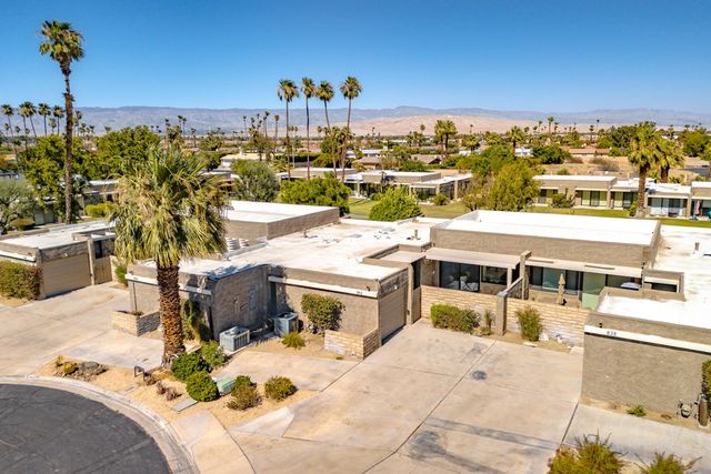 842 N Calle De Pinos, Palm Springs, CA 92262
