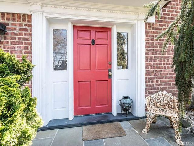 1106 Glen Cove Avenue, Glen Head, NY 11545