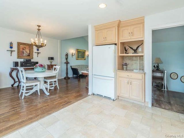 1106 Glen Cove Avenue, Glen Head, NY 11545