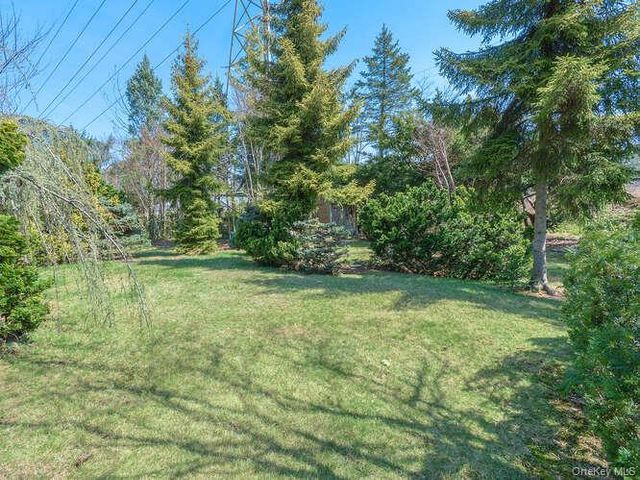 1106 Glen Cove Avenue, Glen Head, NY 11545