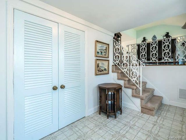 1106 Glen Cove Avenue, Glen Head, NY 11545