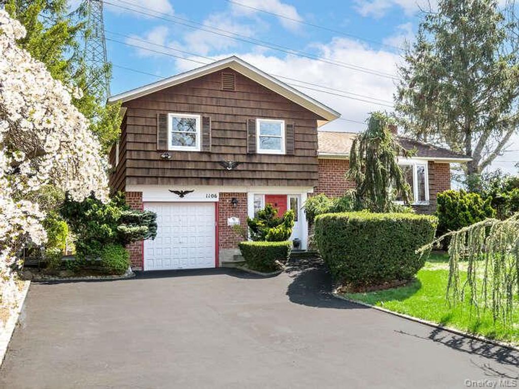 1106 Glen Cove Avenue, Glen Head, NY 11545