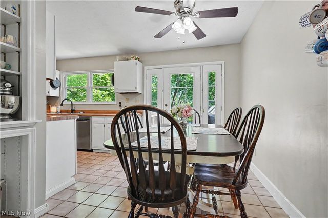26930 Southwood Lane, Olmsted Falls, OH 44138
