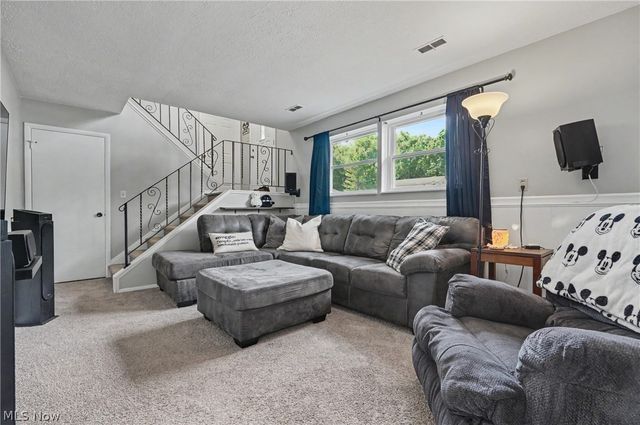 26930 Southwood Lane, Olmsted Falls, OH 44138