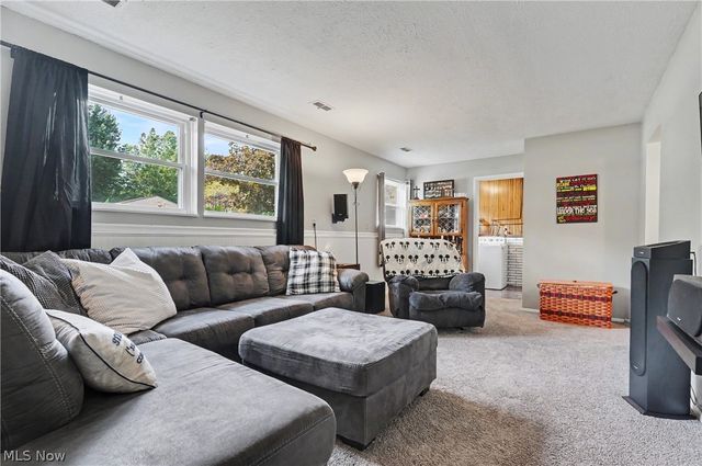 26930 Southwood Lane, Olmsted Falls, OH 44138