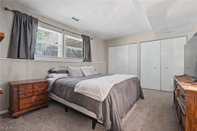 26930 Southwood Lane, Olmsted Falls, OH 44138