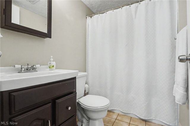26930 Southwood Lane, Olmsted Falls, OH 44138