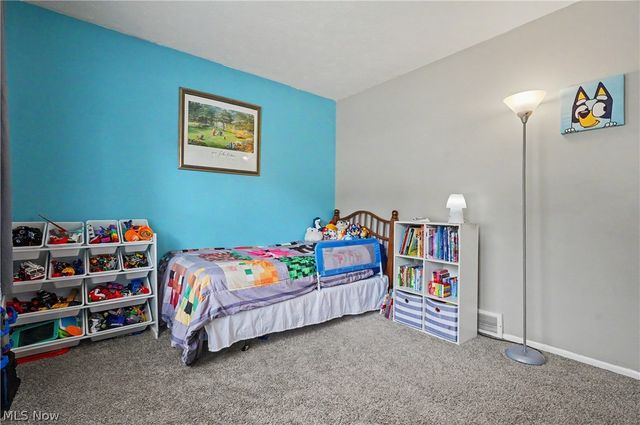 26930 Southwood Lane, Olmsted Falls, OH 44138