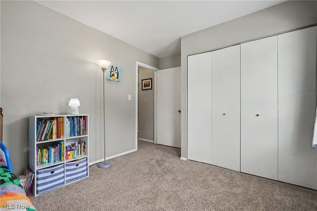26930 Southwood Lane, Olmsted Falls, OH 44138