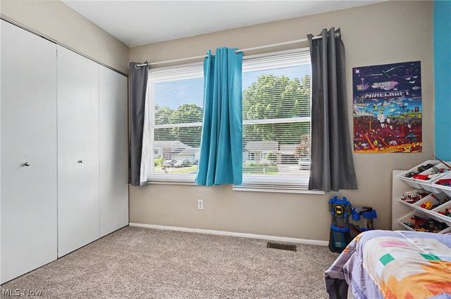 26930 Southwood Lane, Olmsted Falls, OH 44138