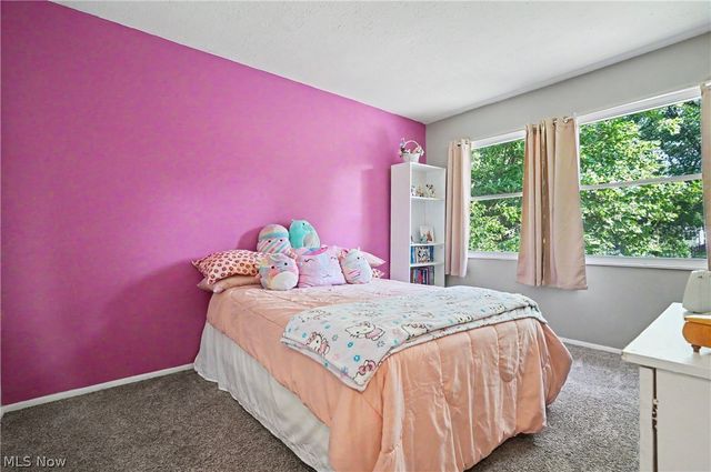 26930 Southwood Lane, Olmsted Falls, OH 44138