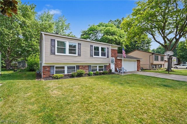 26930 Southwood Lane, Olmsted Falls, OH 44138