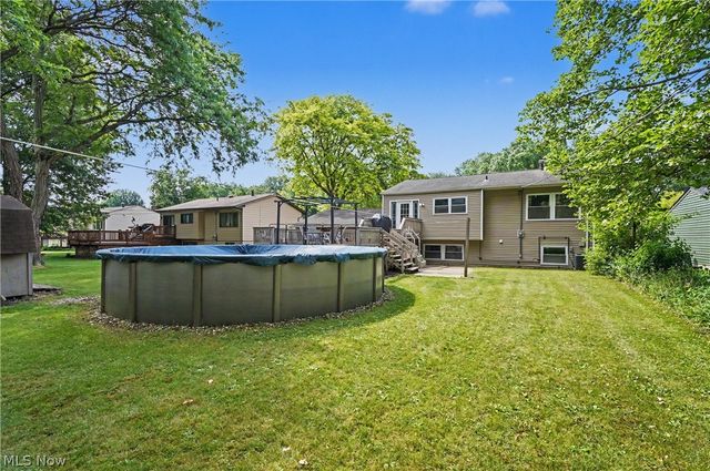 26930 Southwood Lane, Olmsted Falls, OH 44138