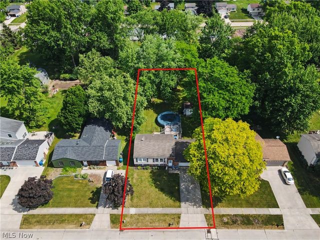 26930 Southwood Lane, Olmsted Falls, OH 44138
