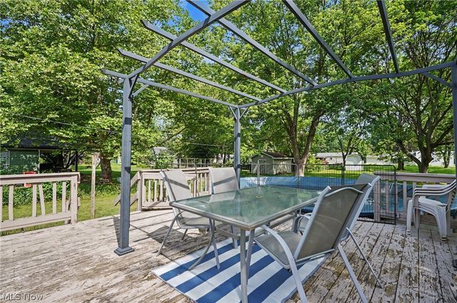 26930 Southwood Lane, Olmsted Falls, OH 44138