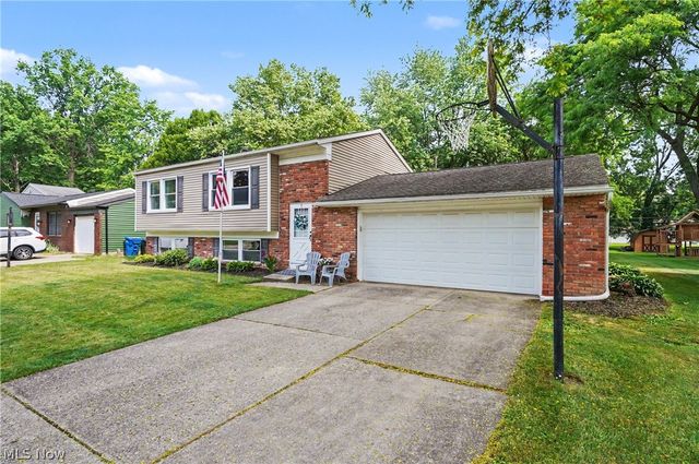 26930 Southwood Lane, Olmsted Falls, OH 44138